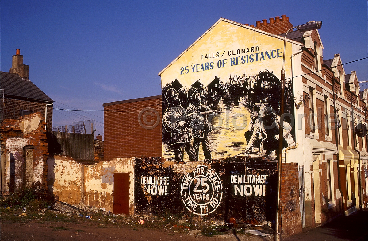 Mural, Belfast, Northern Ireland
 (cod:Ireland 13)